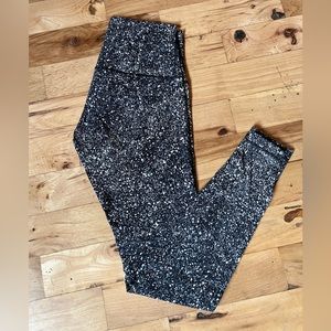Lululemon size 6 thick compression leggings